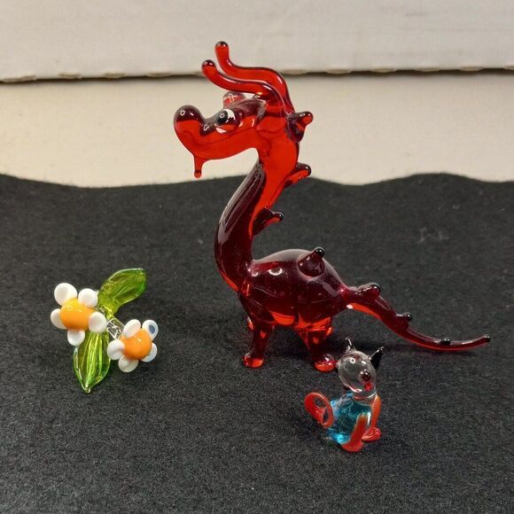 Minature blown glass figurines Dragon, Cat and Daisy Flowers Cottagecore Kitsch
